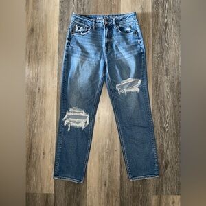 American Eagle Mom Straight Jean. Size 6